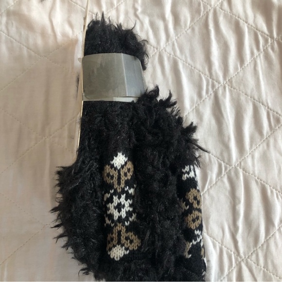 BearPaw Slipper Socks 🧦 NWT - Picture 3 of 8